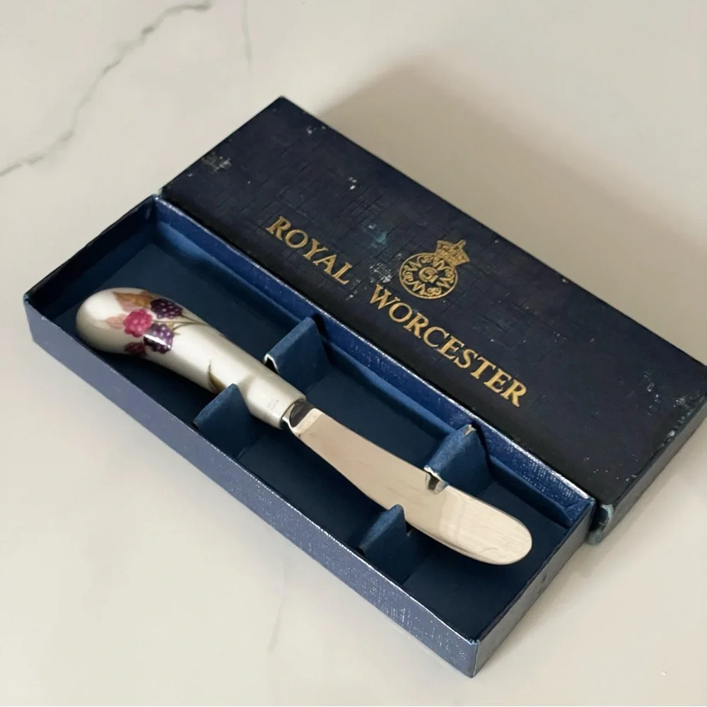 Evesham Butter Dish with Spreader Knife by Royal Worcester